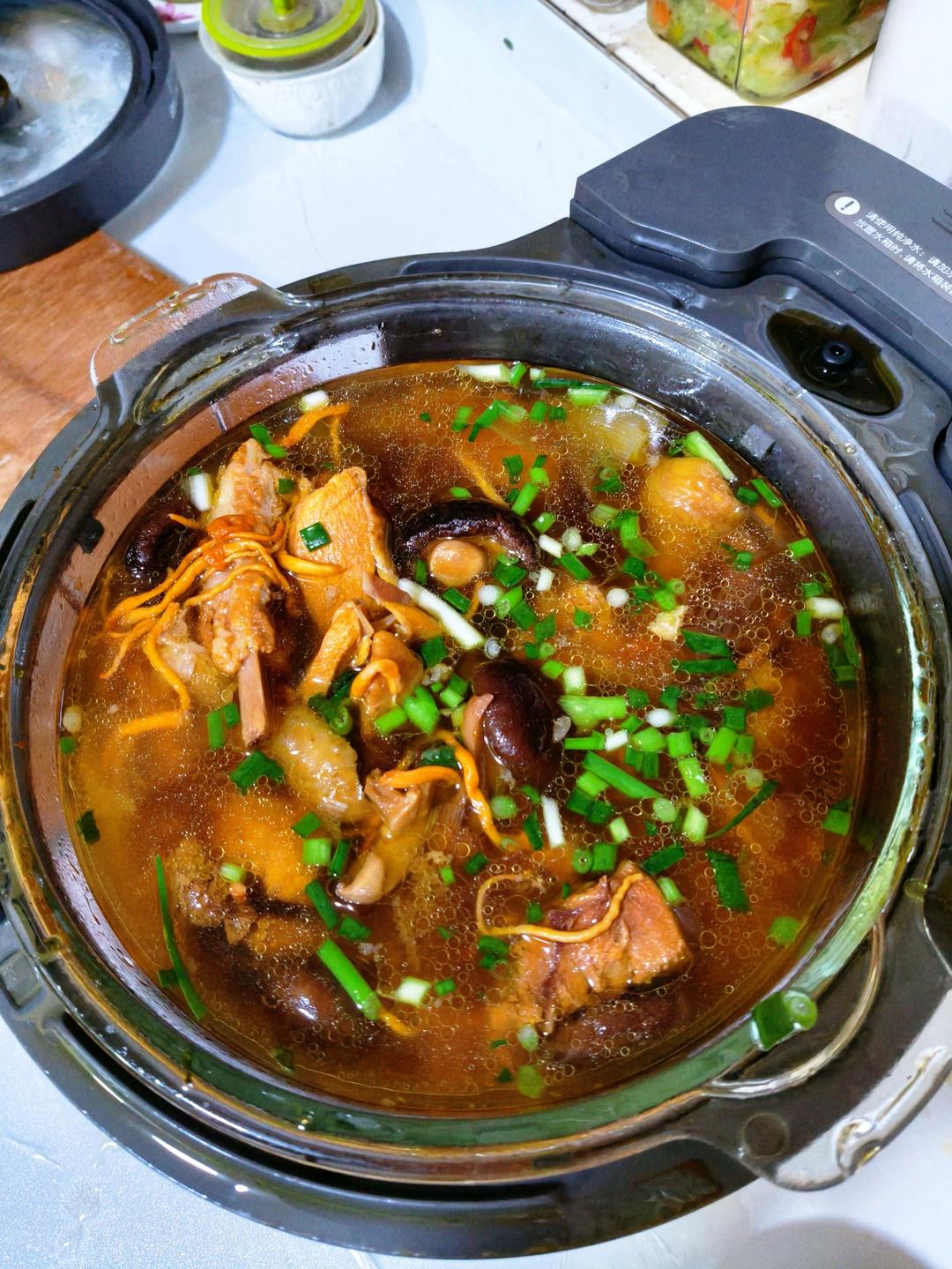 简单美味的菌菇鸡汤