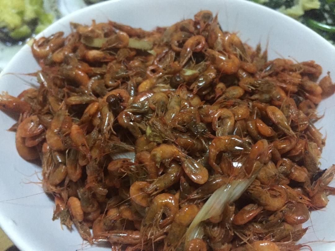 爆炒小河虾