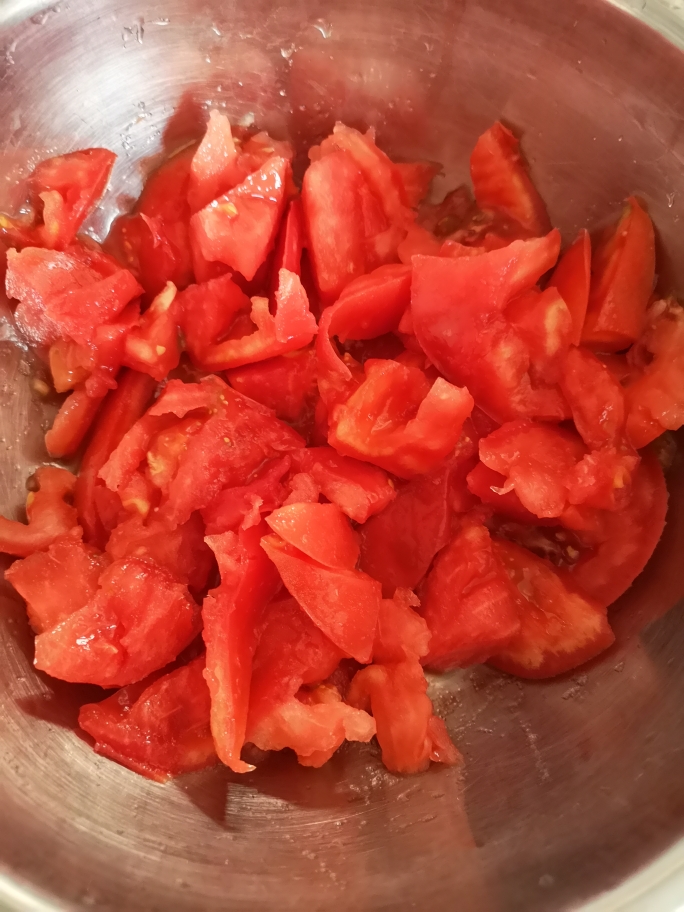 西红柿炒鸡蛋（浓郁黄油版）的做法 步骤1