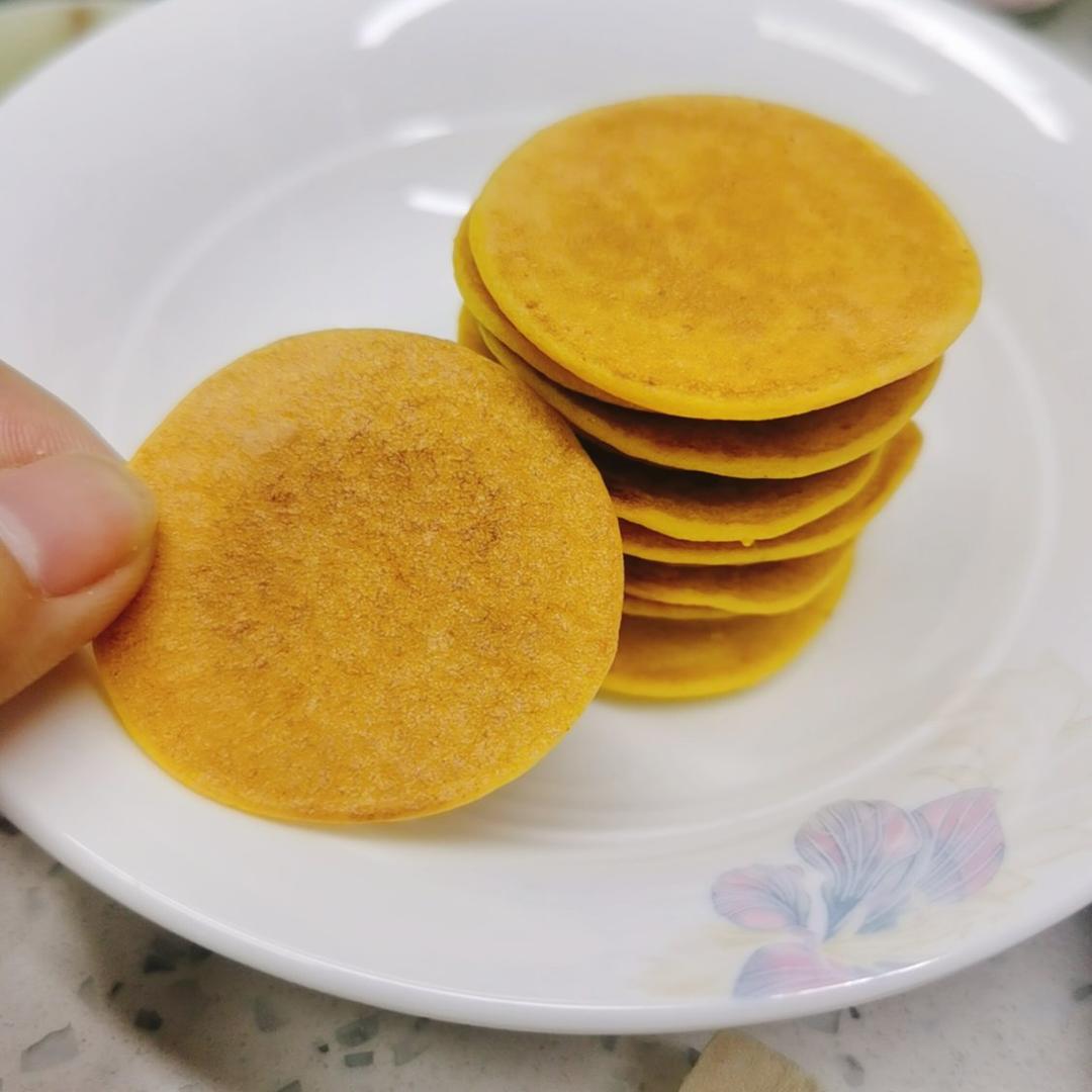 婴儿辅食手指食物南瓜松饼8+