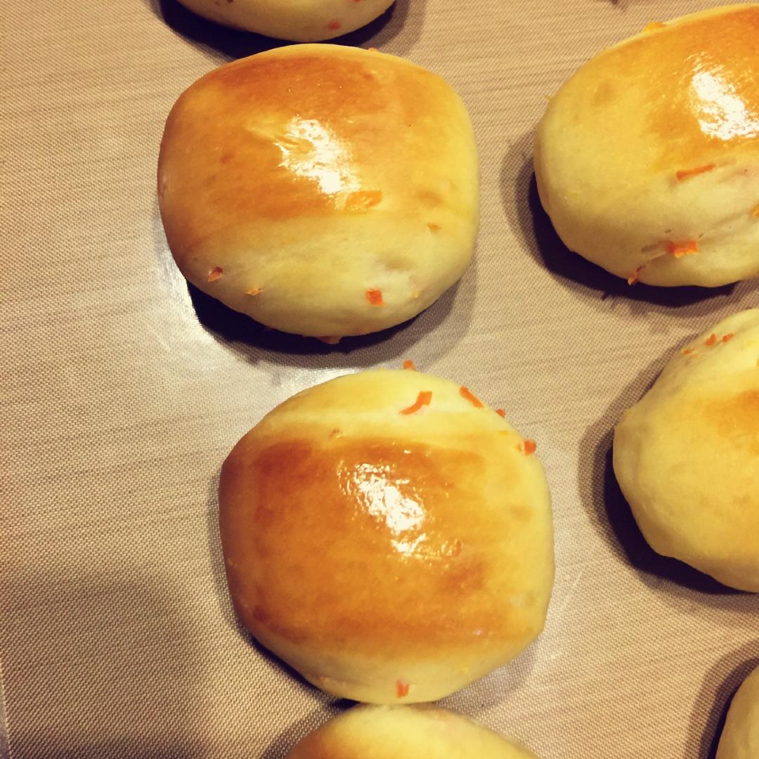 胡萝卜奶油小面包