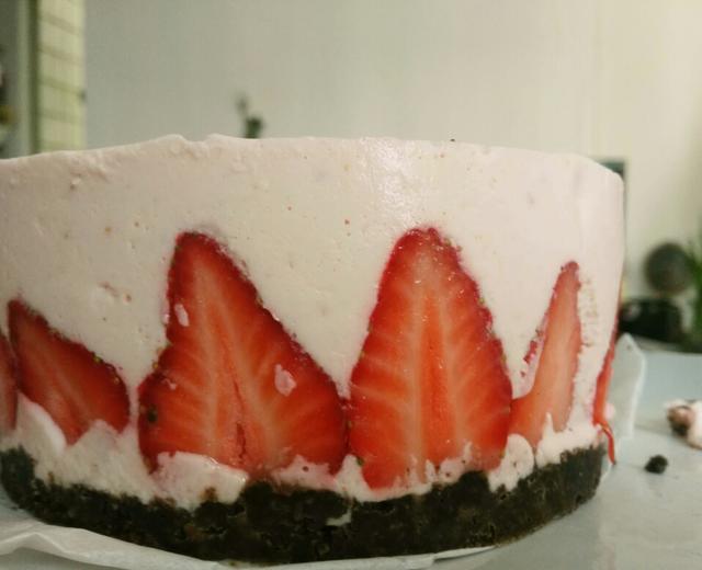 草莓酸奶惊奇慕斯（奥利奥+焦糖饼底 6寸）的做法