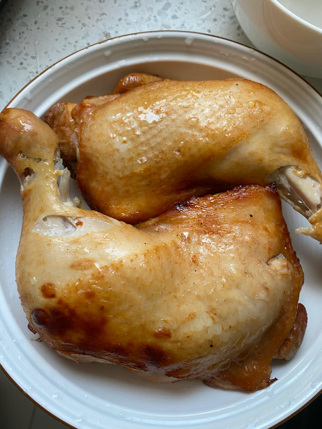 鲜嫩多汁～好吃到舔手指的蜜汁烤鸡腿