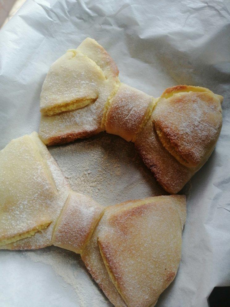 蝴蝶结🎀面包（南瓜泥椰蓉馅）