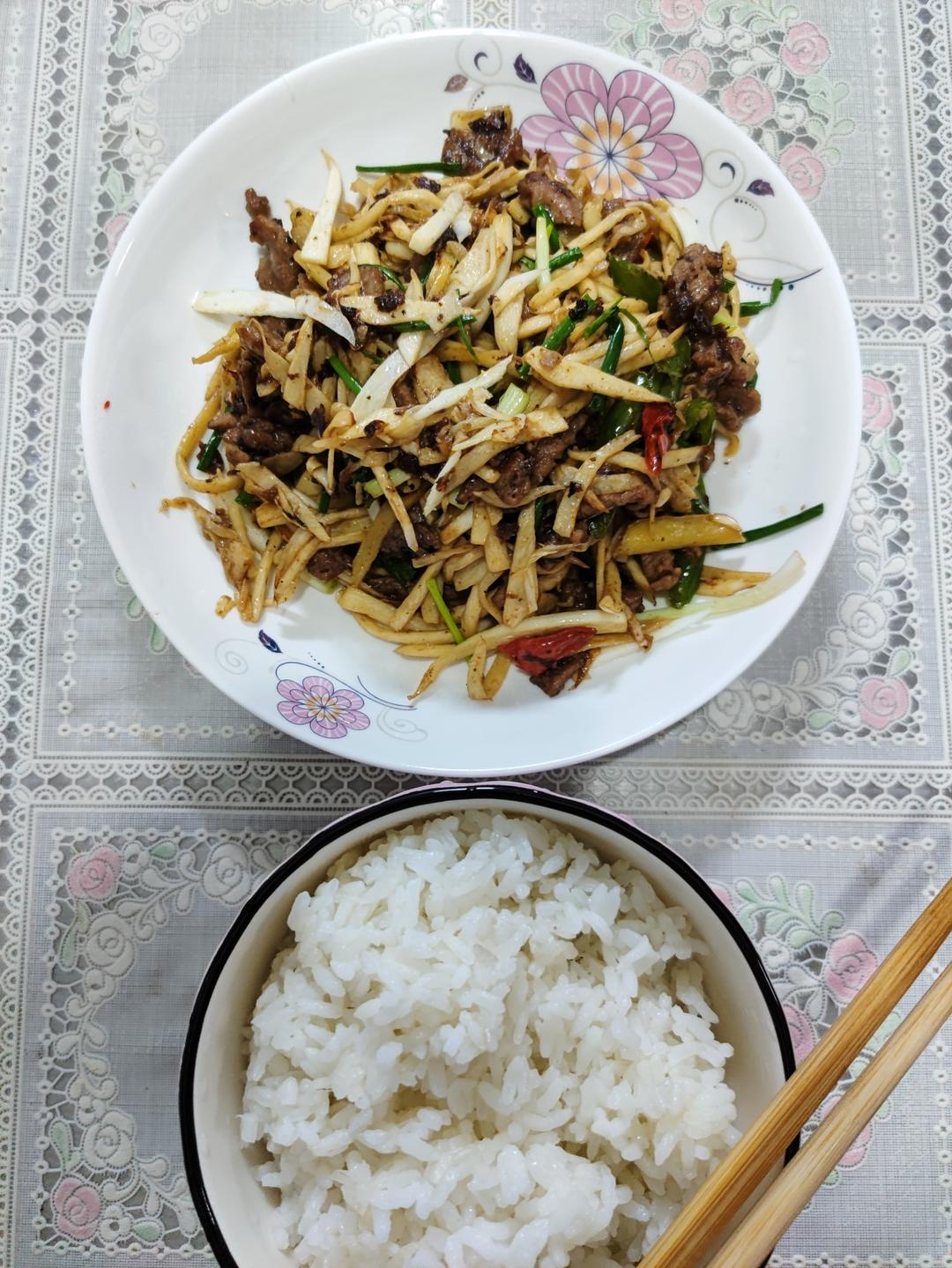 茭瓜(茭白)炒牛肉