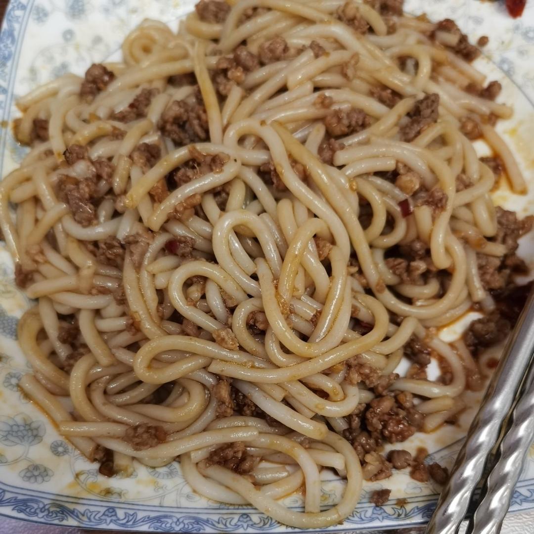 好吃到舔碗的酱肉拌米粉🔥