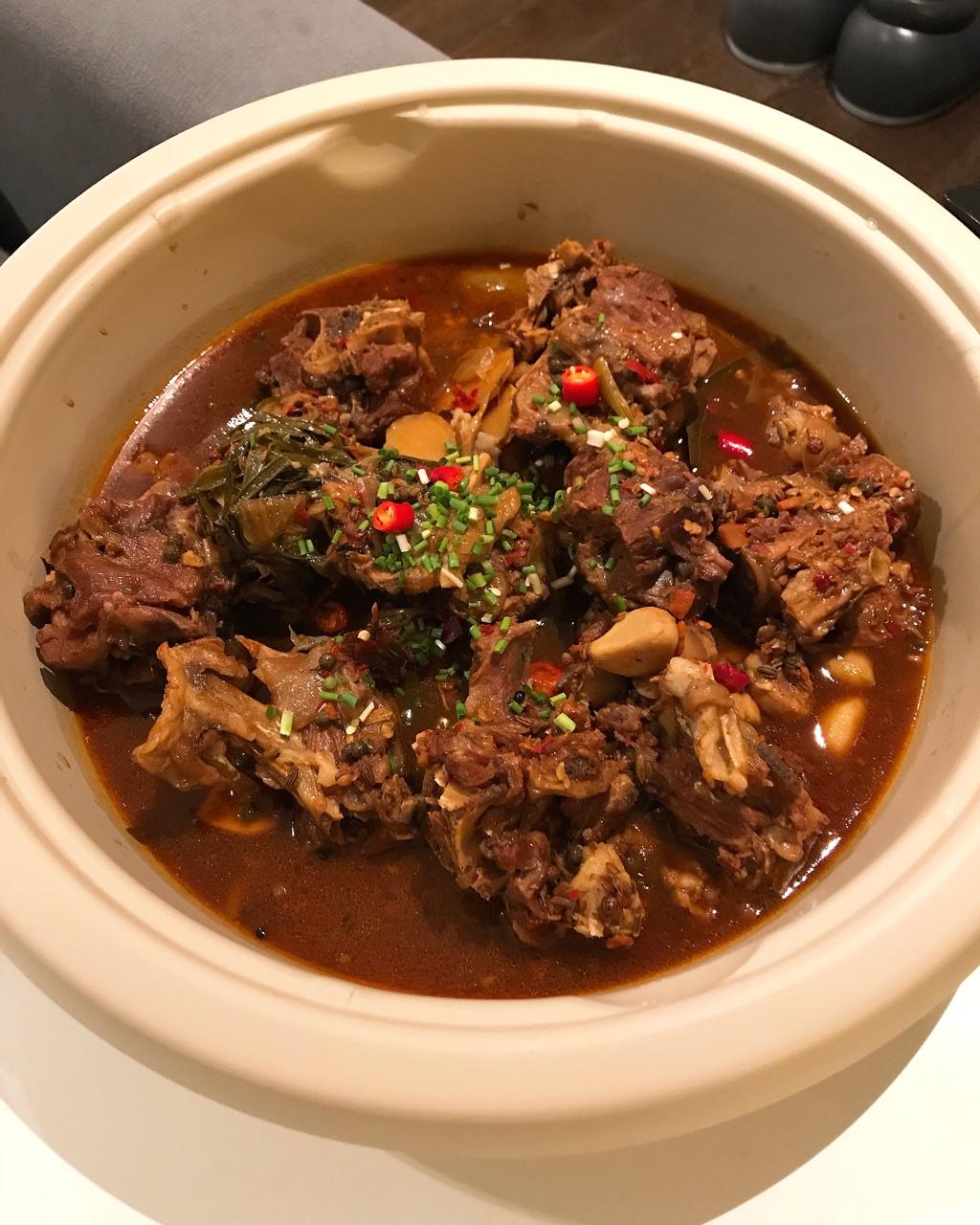 堂妈教你做红汤羊蝎子火锅