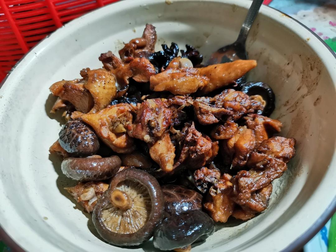 小鸡炖蘑菇