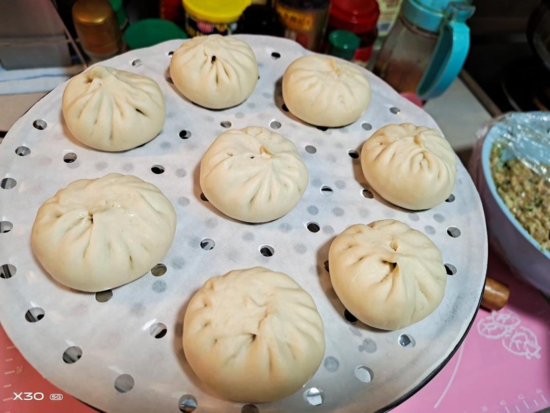松软多汁的肉包子
