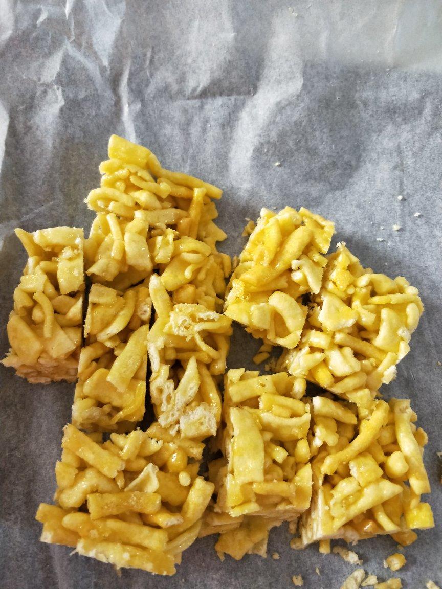 （视频食谱）自制沙琪玛／萨其马