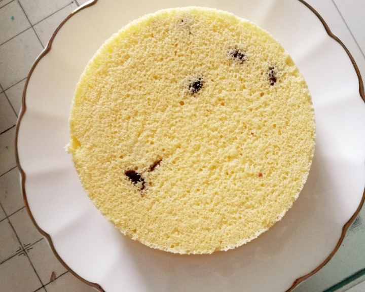 玉米粉葡萄干戚风蛋糕（蒸）的做法