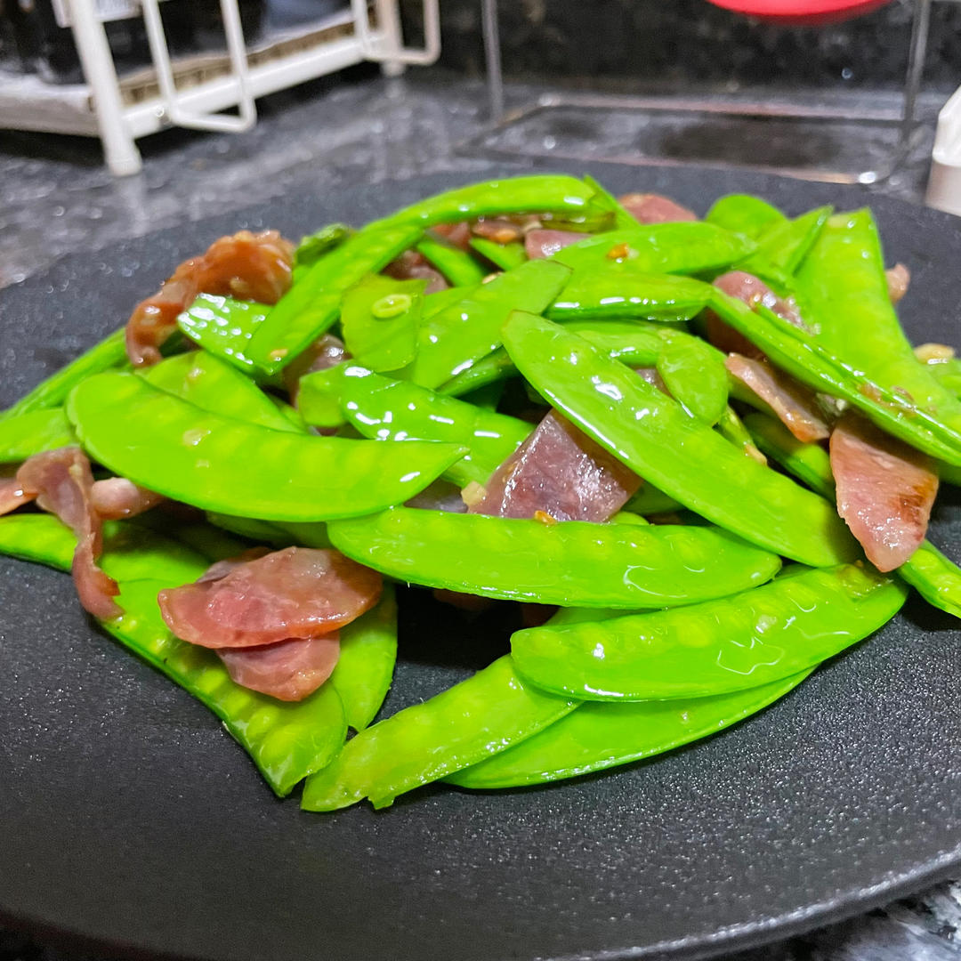 无比简单的荷兰豆炒腊肠，营养又好吃～！