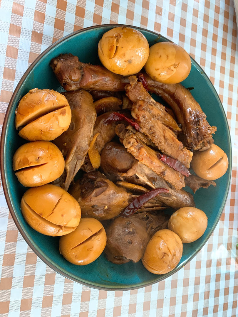 一吃就会上瘾的卤鸭头鸭脖子