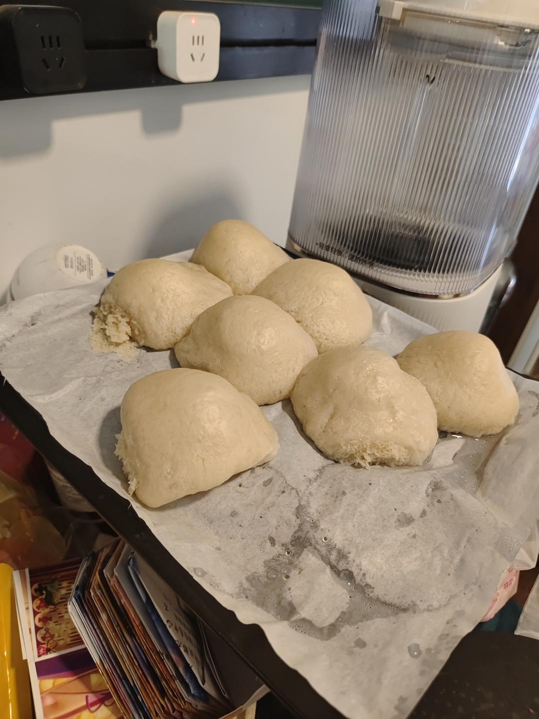 松软香甜的奶黄包，很快就可以搞定。