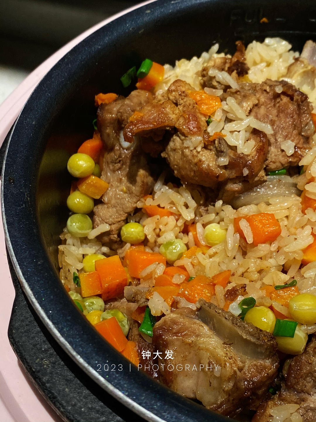 【排骨焖饭】