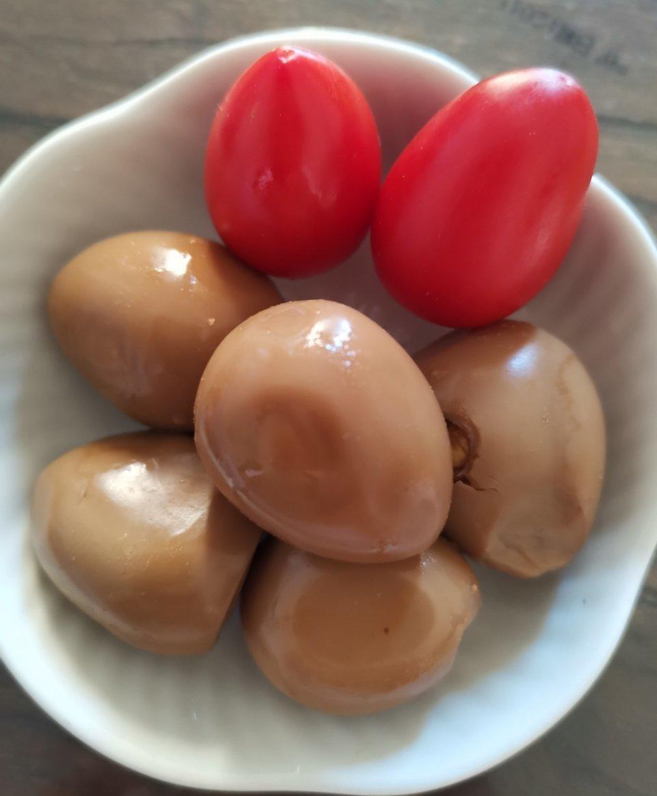 乡巴佬卤鹌鹑蛋