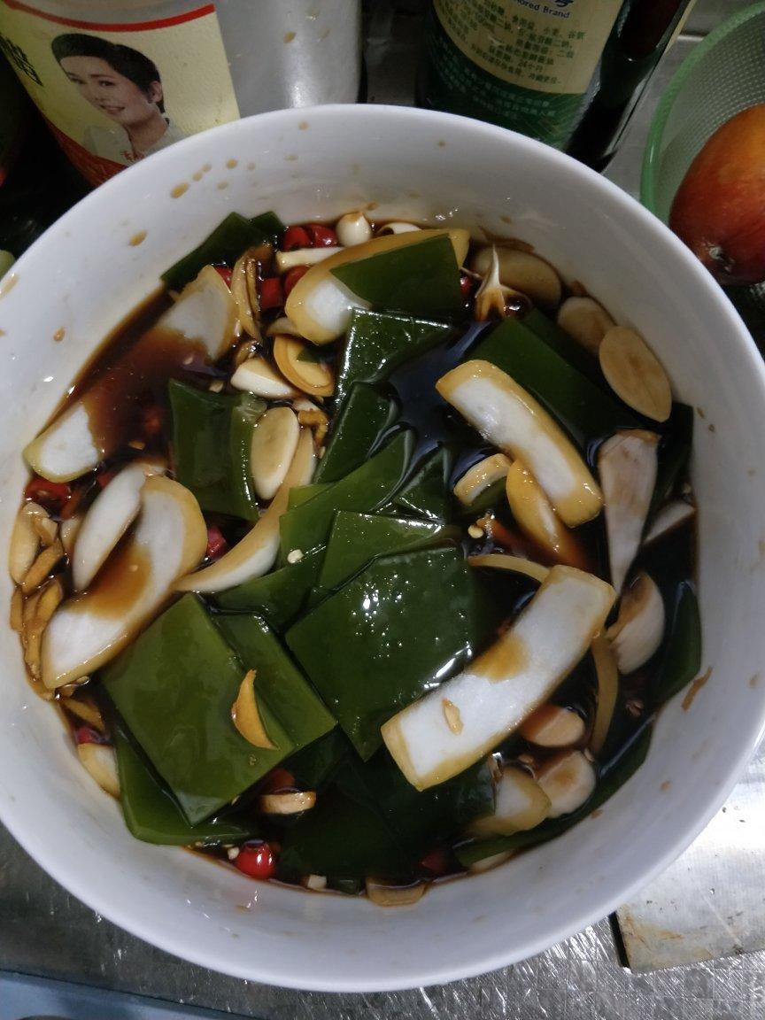 霓裳靓影201501151做的简单好吃的老醋海带醋泡海带