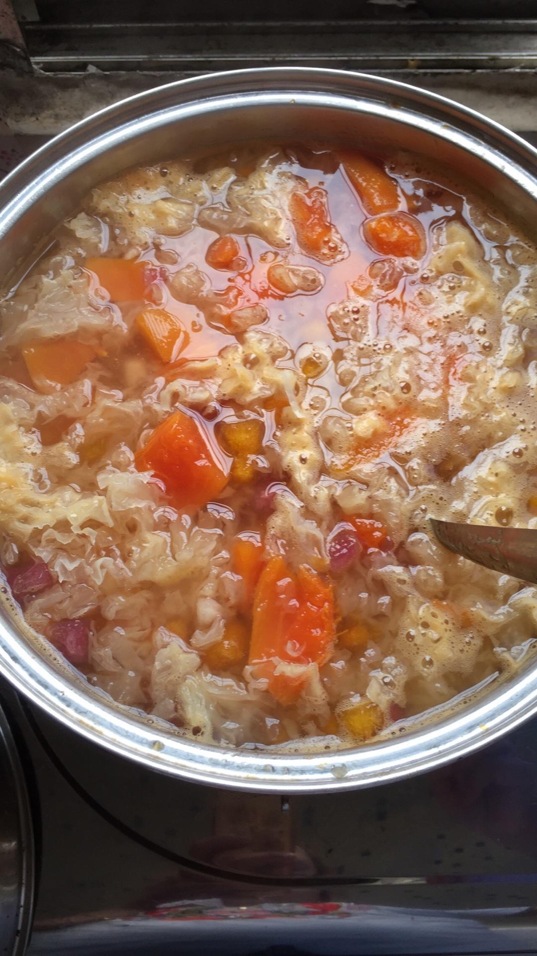 雪耳木瓜芋圆糖水