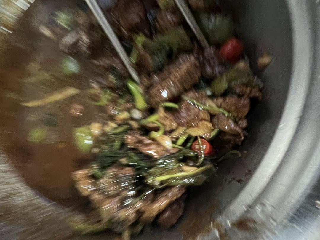 小炒牛肉（肉嫩味香）