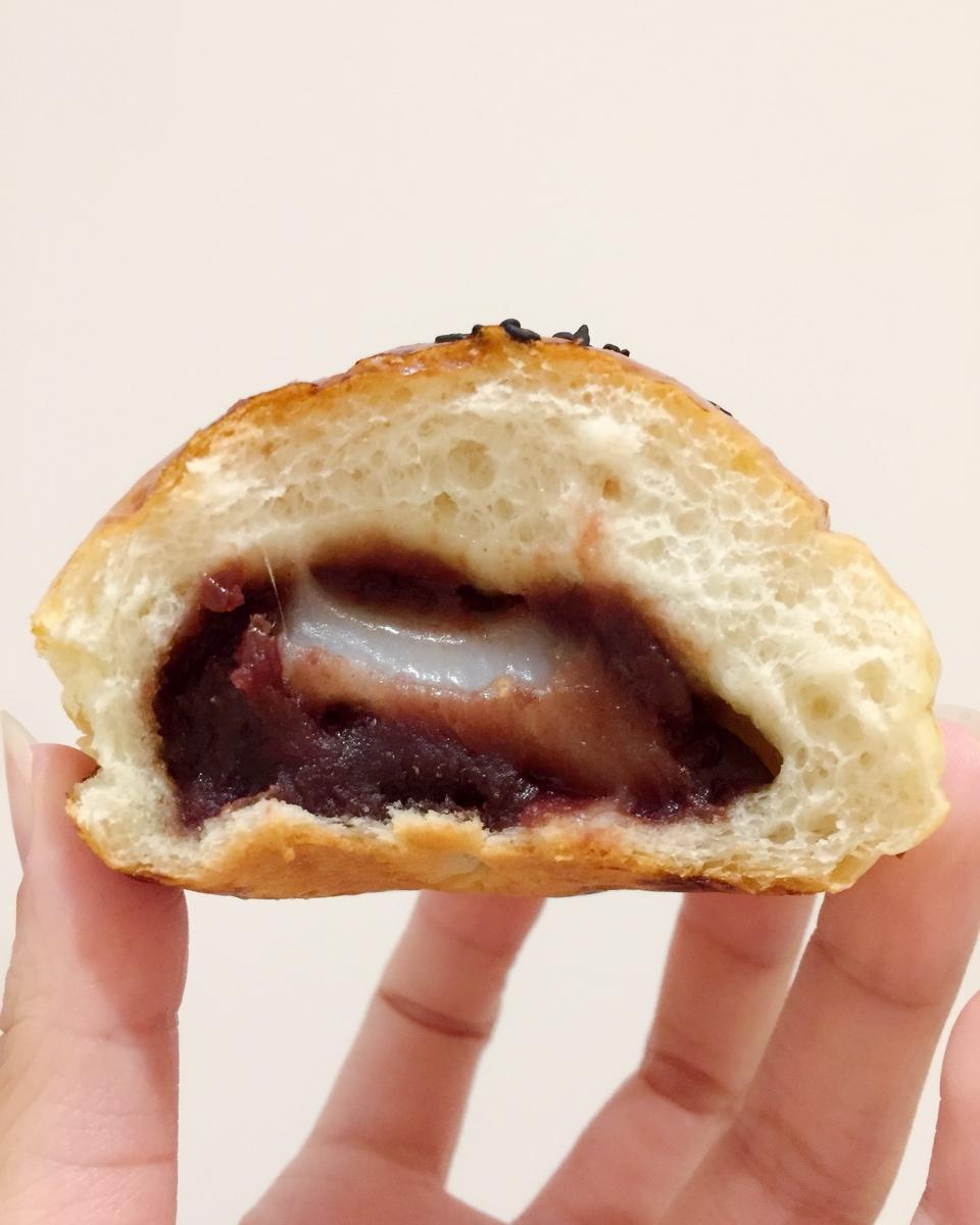 绵软清甜的豆沙小餐包