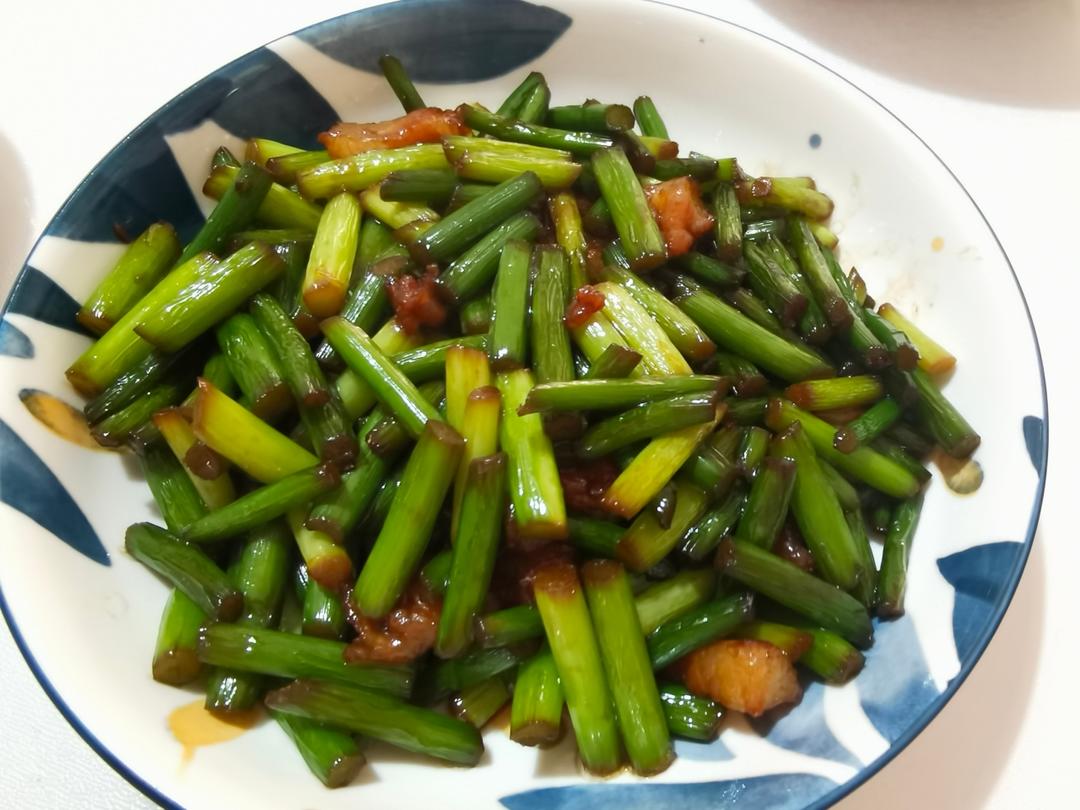 简单易做的下饭菜－蒜苔炒肉