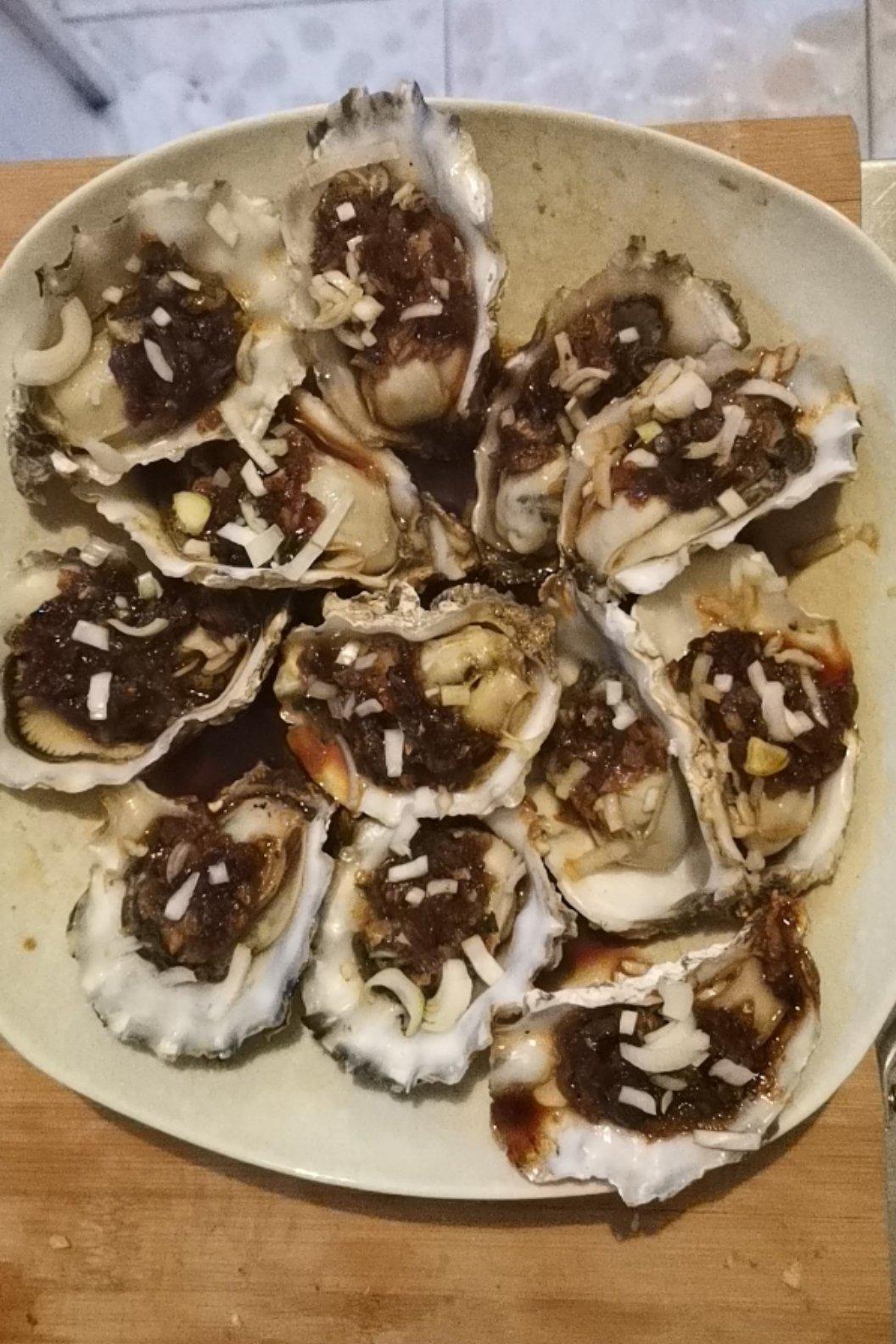 颜值与美味并存的蒜蓉蒸牡蛎