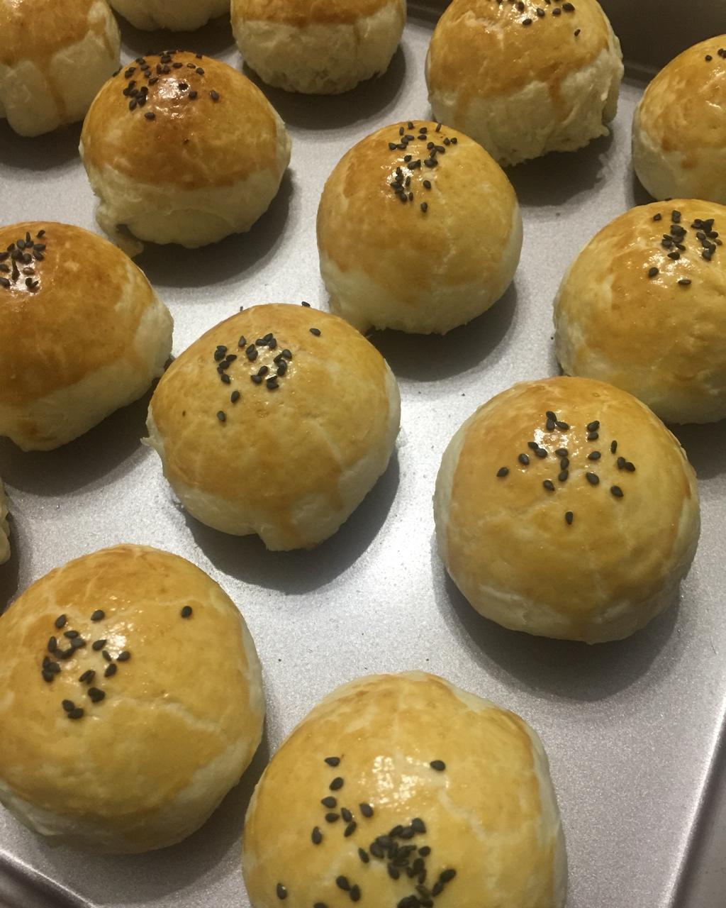 蛋黄酥：抹茶酥：（奶黄味）