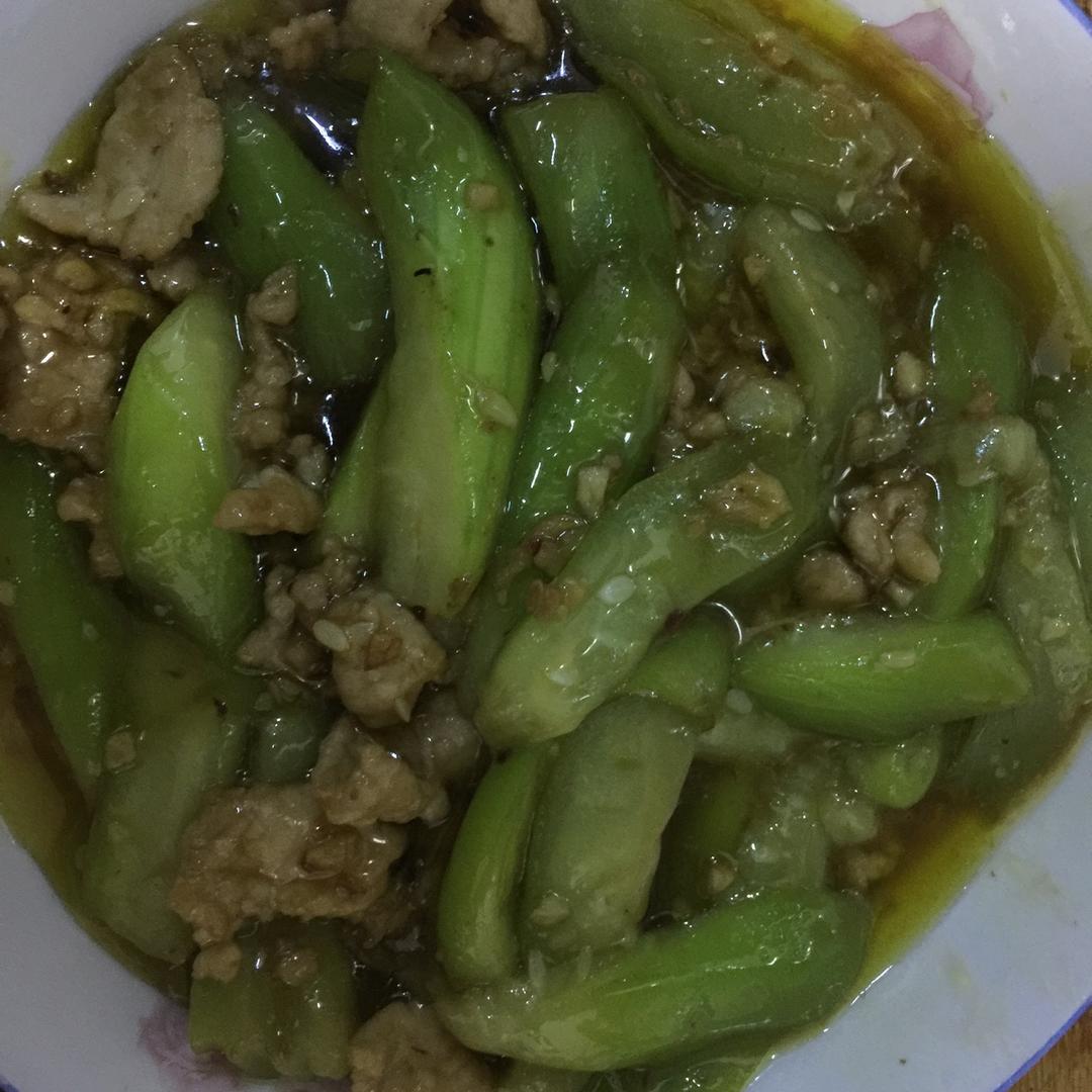 丝瓜炒肉片