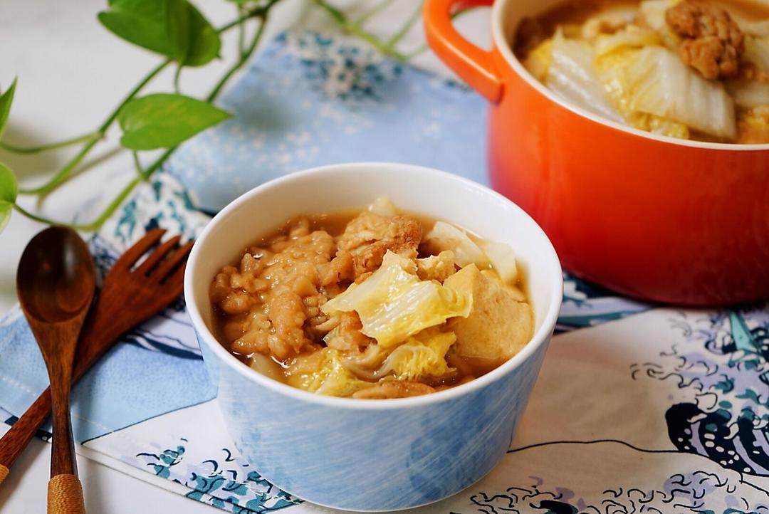 暖胃醇香的小酥肉白菜豆腐汤的做法