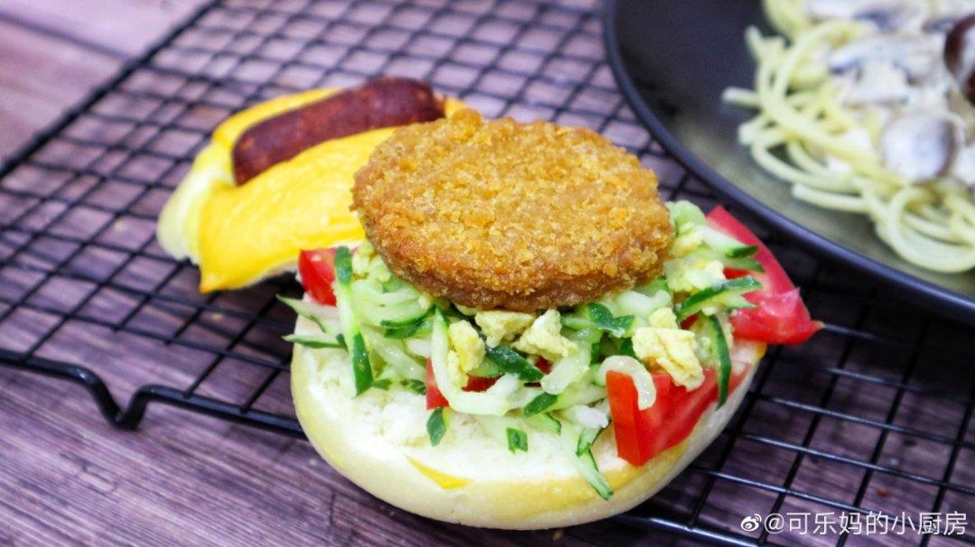 一款不要黄油的汉堡——芝士香肠小汉堡