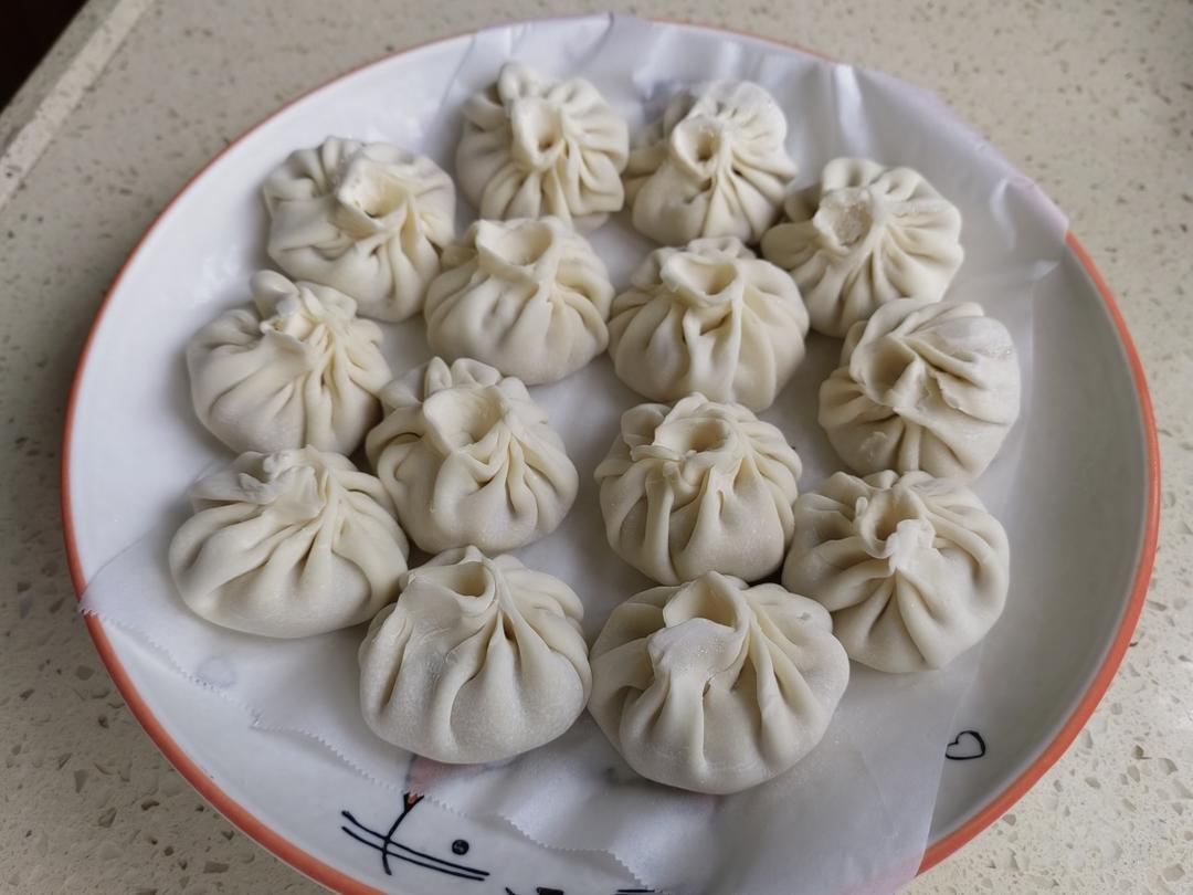 烫面小笼包（灌汤包，不用高汤，不用肉皮冻）