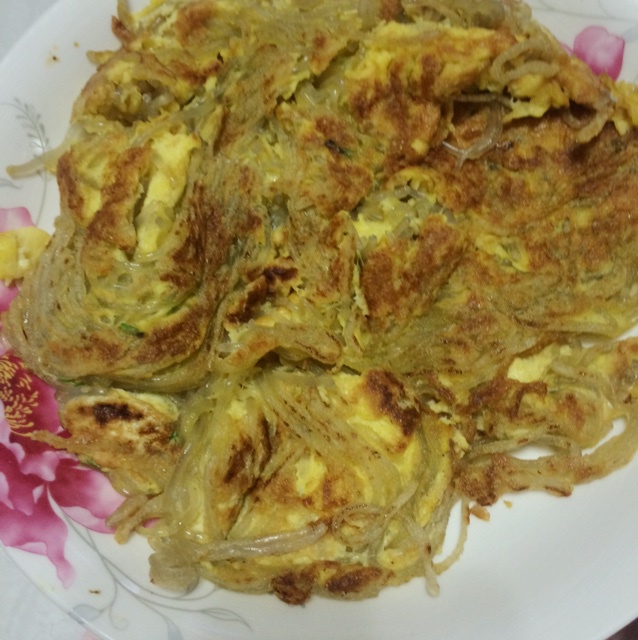 抓抓家做的鸡蛋粉丝煎