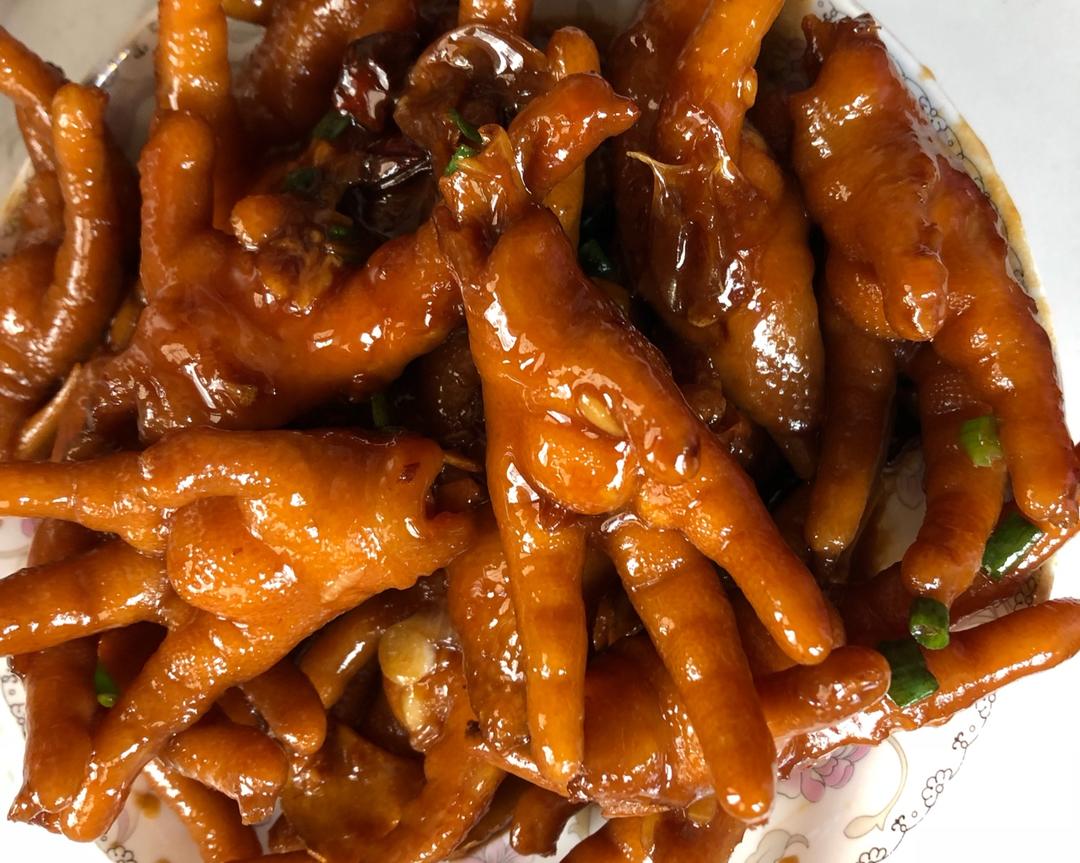 红烧鸡爪颜值与美味并存的做法