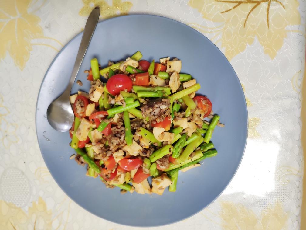 产后健身餐-杂粮鸡胸肉炒饭的做法