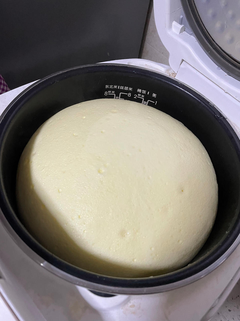 简单的电饭锅蛋糕(不用秤版)