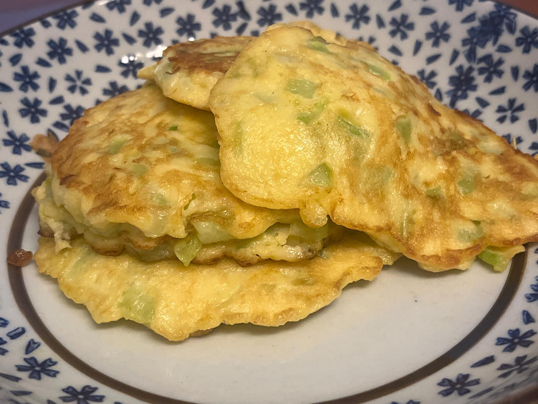 外婆从小吃到大的绿油油的丝瓜饼