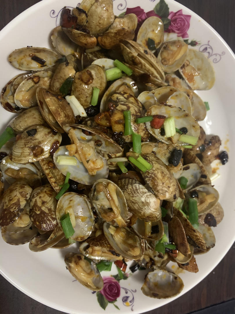 端上桌就被朋友们一抢而空！😱琳哥的爆炒蛏子王