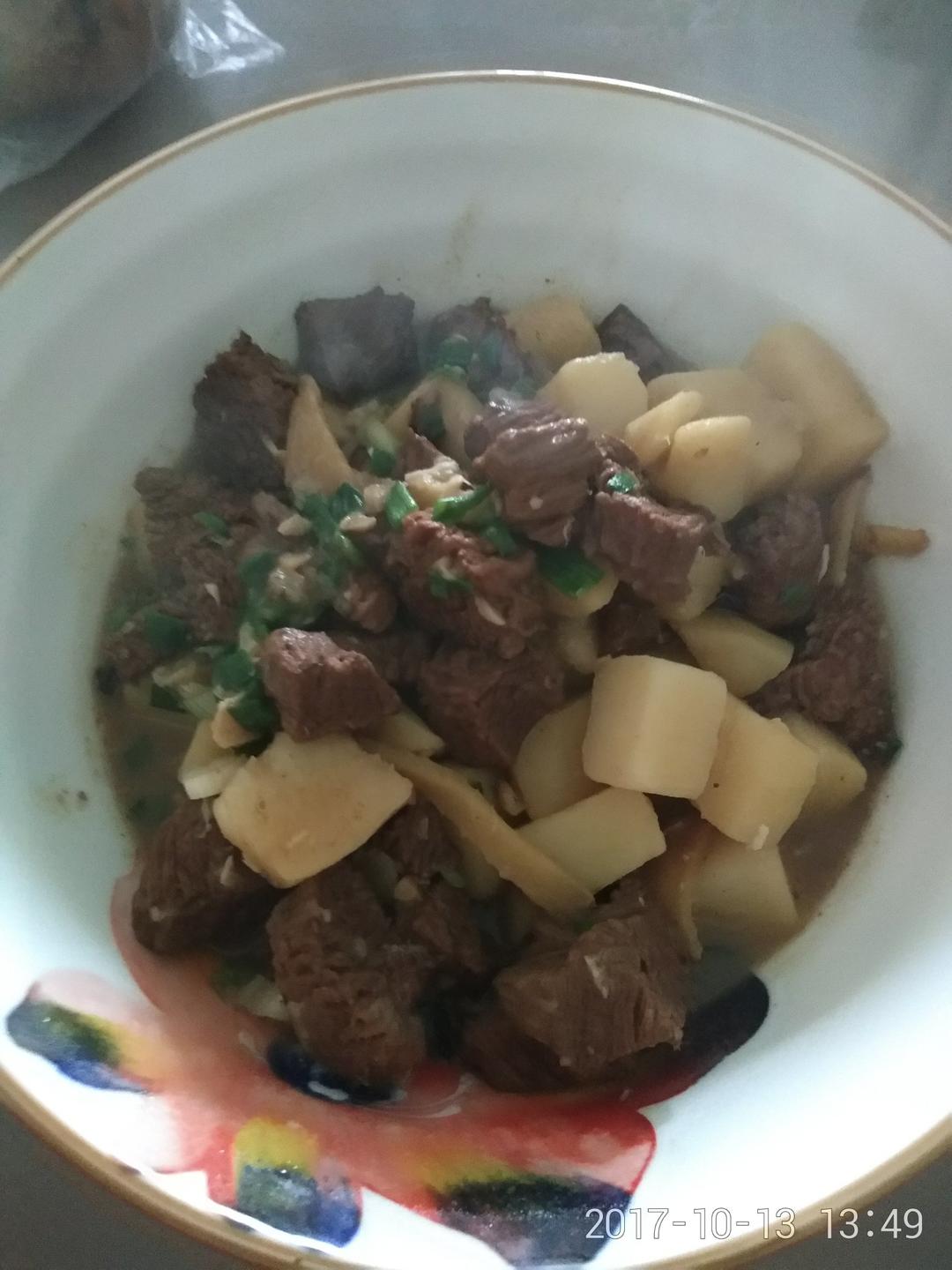 土豆胡萝卜烧牛肉