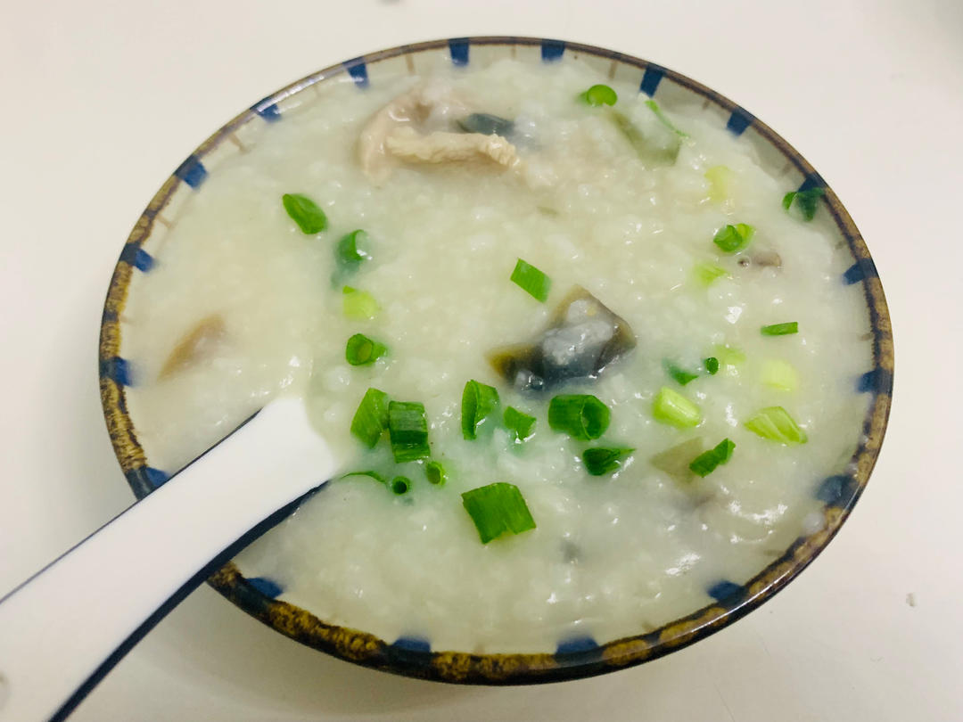 十五分钟快手之香滑皮蛋瘦肉粥(附五分钟电饭煲电压力锅更快捷方法)