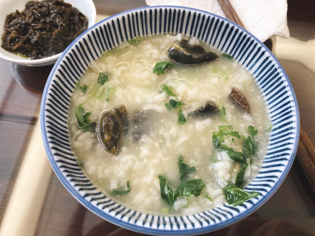 妈妈👩教我做的皮蛋瘦肉粥🥣简单快捷美味😋