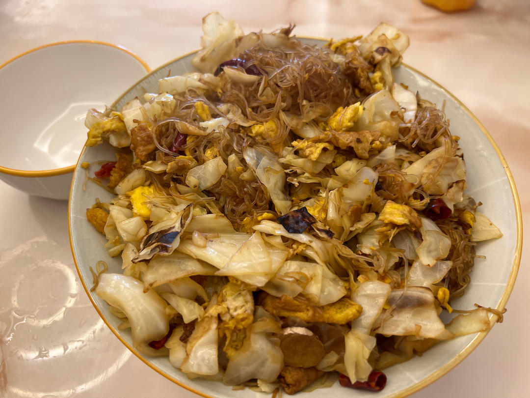 大学食堂的味道:包菜粉丝炒蛋