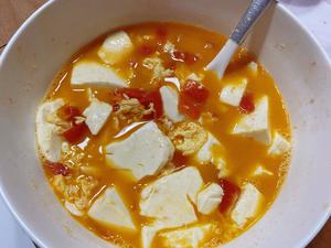 （减肥餐）手残党都会的西红柿鸡蛋豆腐汤的做法 步骤5