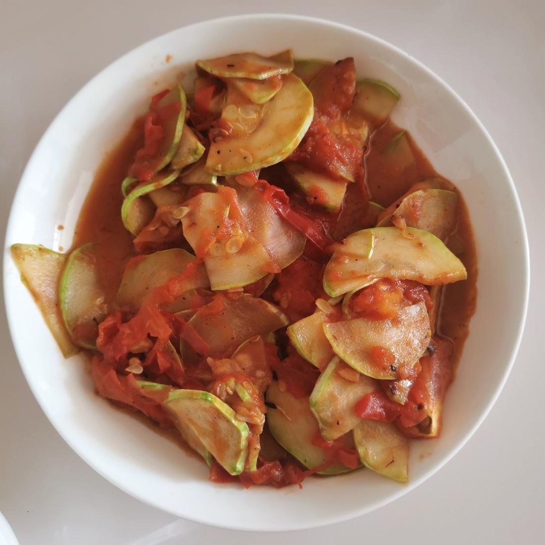 西红柿炒西葫芦