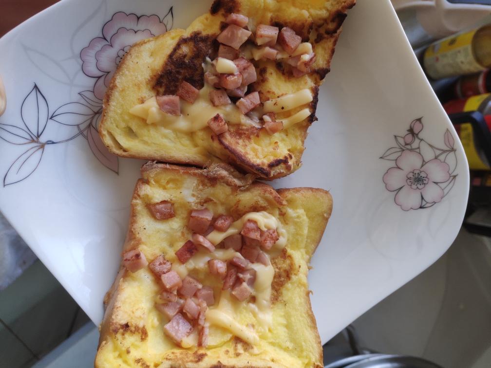 平底锅快手早餐芝士火腿吐司