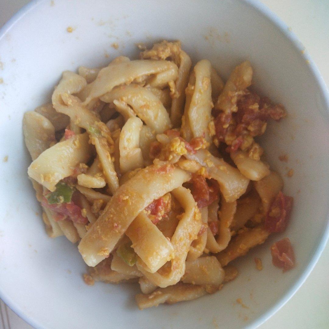 牛肉刀削面