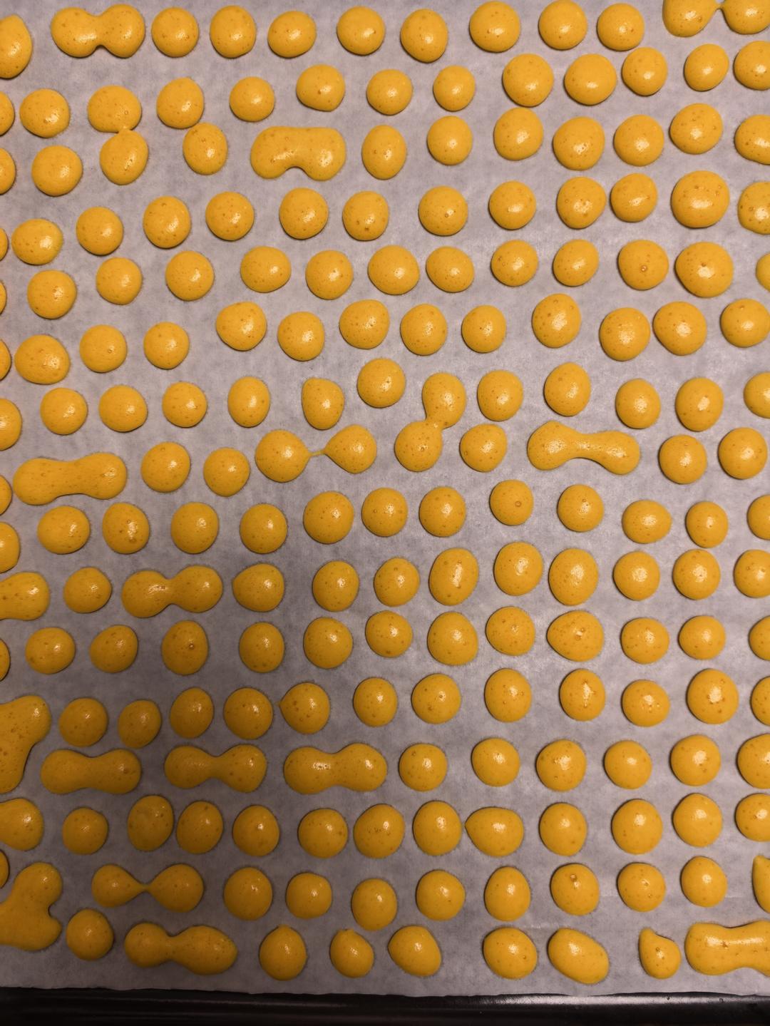 入口即化、简单易做的6个月以上宝宝都可以吃的健康小零食-蛋黄溶豆