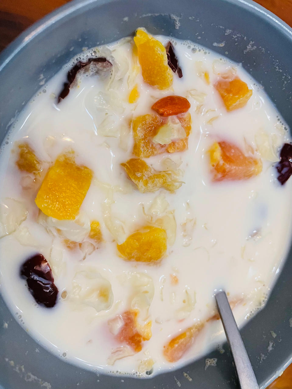 木瓜牛奶银耳汤，美白养颜必喝