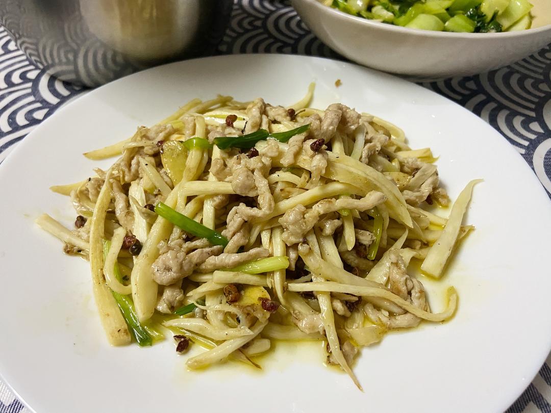 高笋炒肉丝（茭白肉丝）的做法