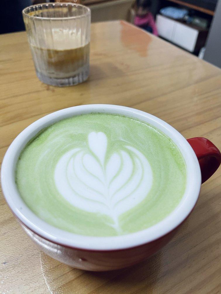 拉花抹茶拿铁