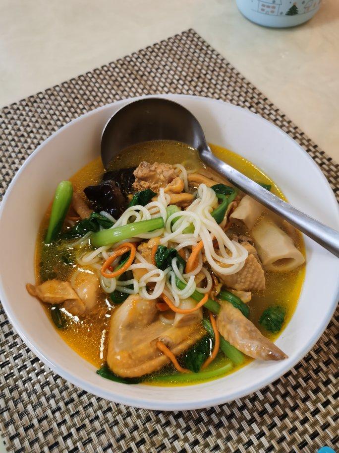 鸡汤米线